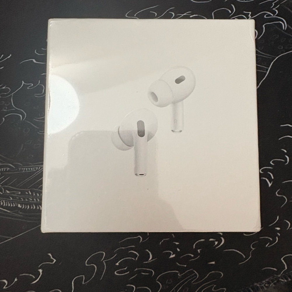AirPods Pro 2nd generation USB-C - Picture 1 of 6
